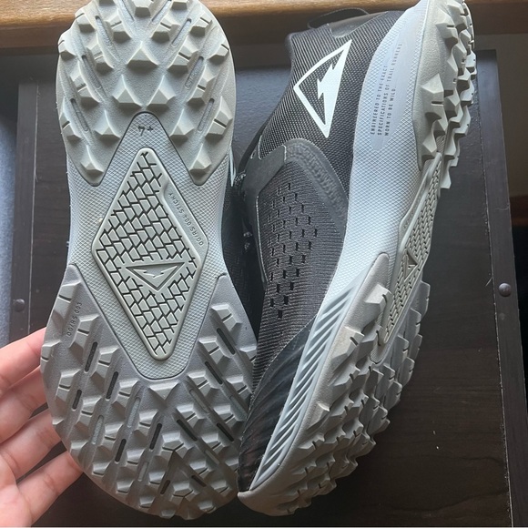 Nike Air Zoom Terra King 5 Size 9 - Picture 4 of 8